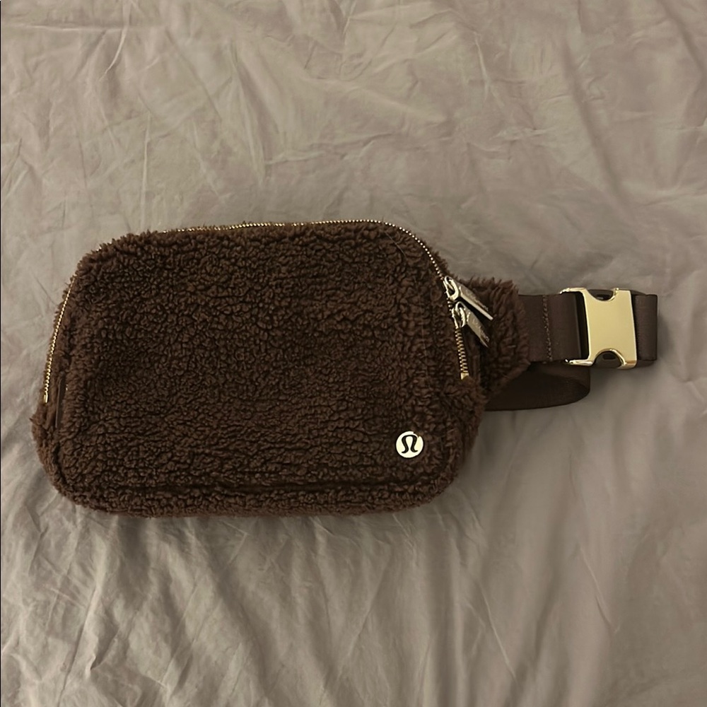 Lululemon Everywhere Belt Bag